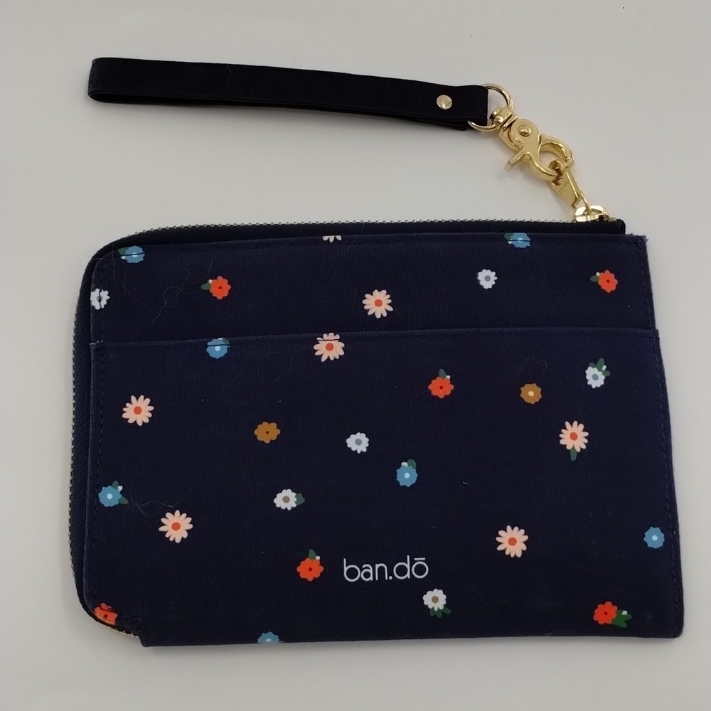 Ban.do navy floral wristlet w/removable strap gold hardware zip around